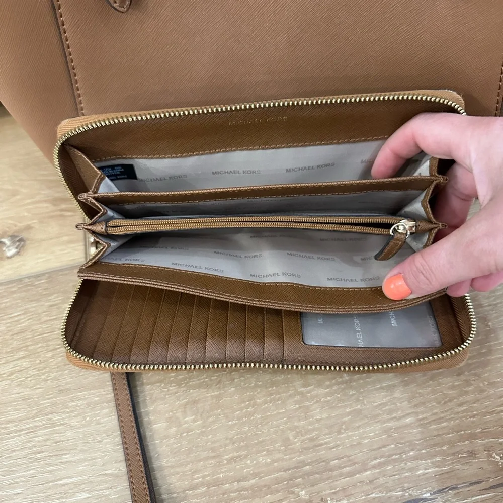 MICHAEL KORS BAG AND LARGE WALLET- BROWN - Picture 5 of 9